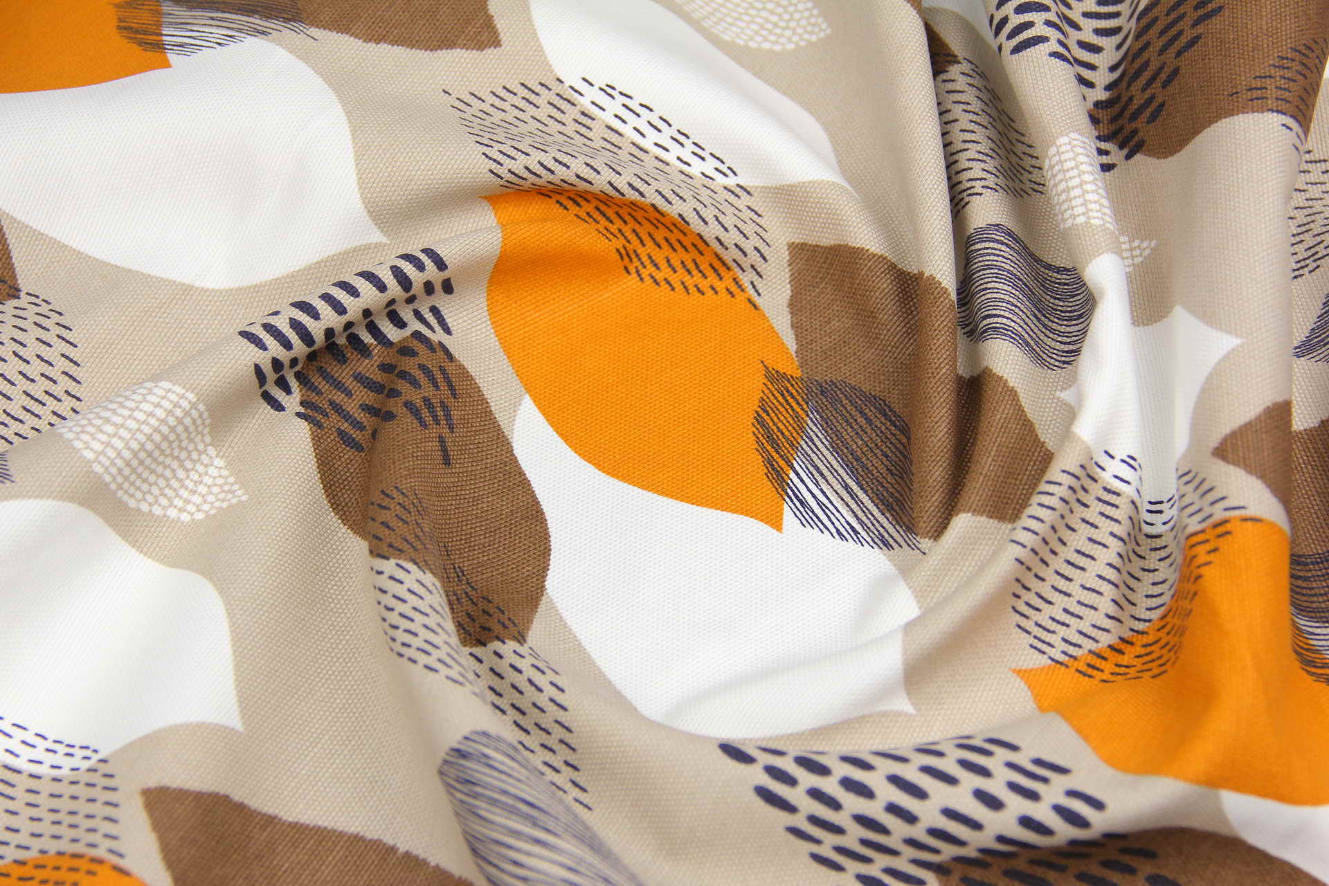 Ткань скатертная с тефлоновой пропиткой Дорожка из листьев коричневый и бежевый