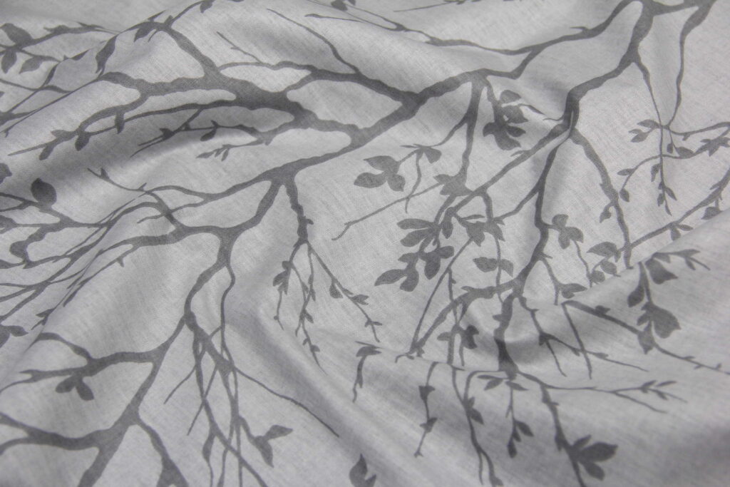 Ткань Ранфорс Деревья на светло-сером, Турция, ширина 240 см, плотность 135 г/м2