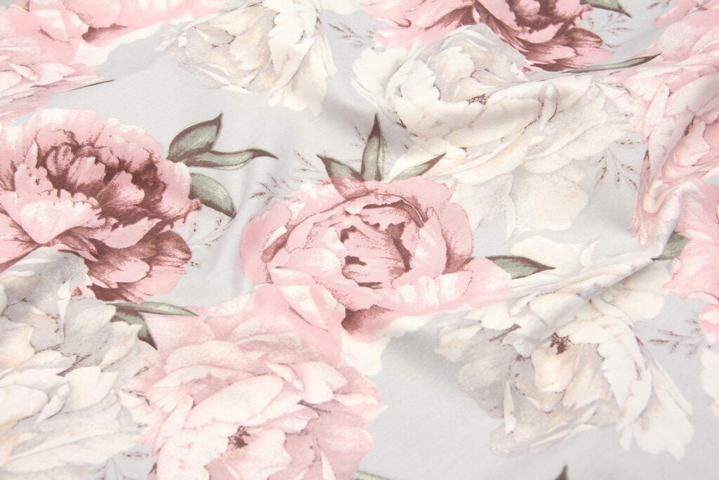 Ткань скатертная с тефлоновой пропиткой Пионы розовые на сером