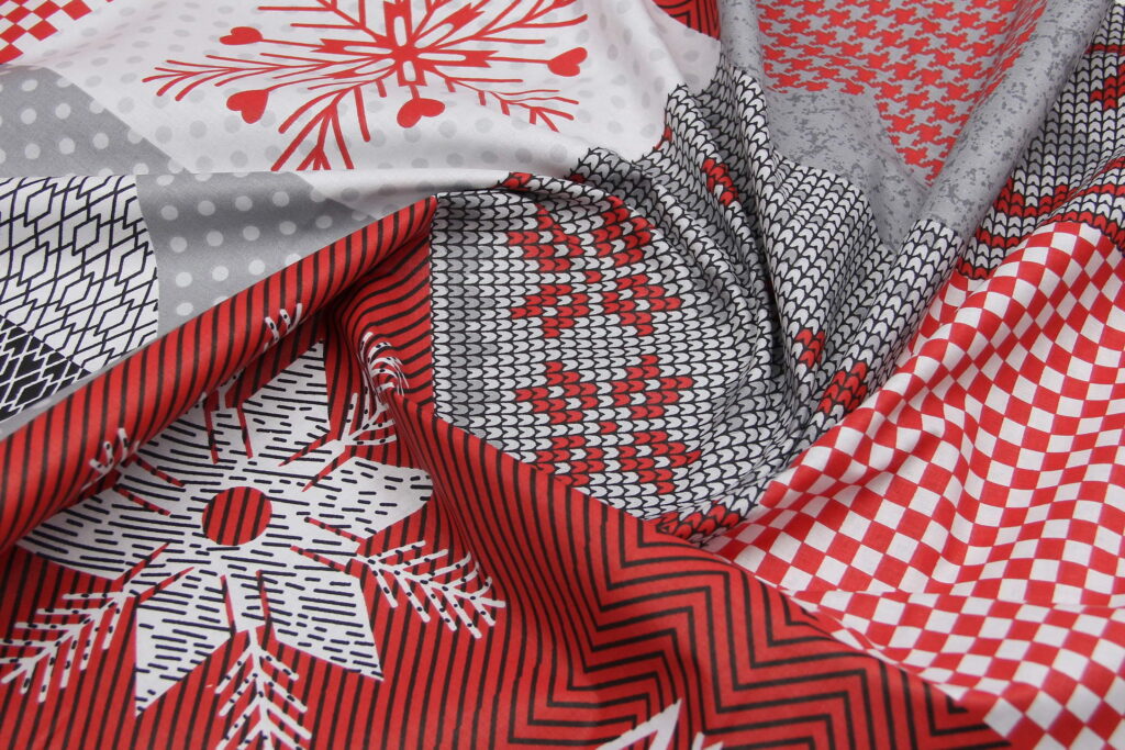 Ткань Ранфорс Новогодний пэчворк Красный и серый, ширина 240 см, плотность 135 г/м2