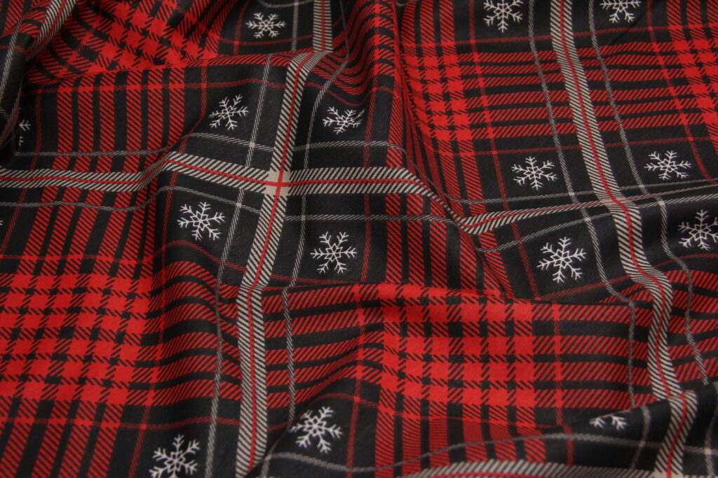 Ткань скатертная с тефлоновой пропиткой Клетка новогодняя Красный и бежевый на черном