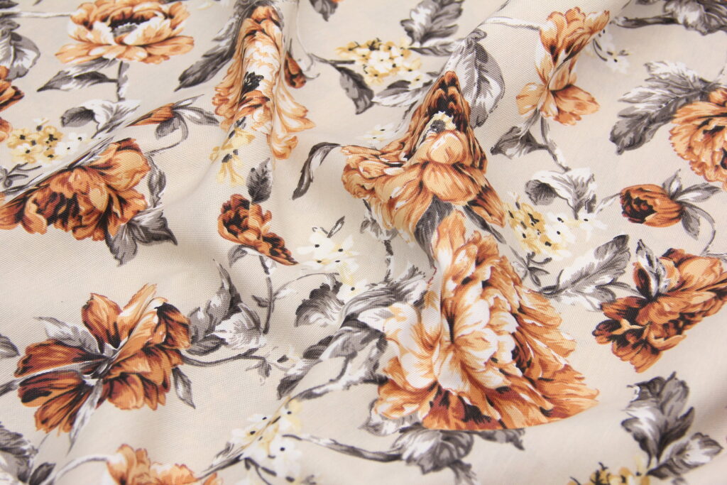 Ткань скатертная с тефлоновой пропиткой Осенние цветы на бежевом