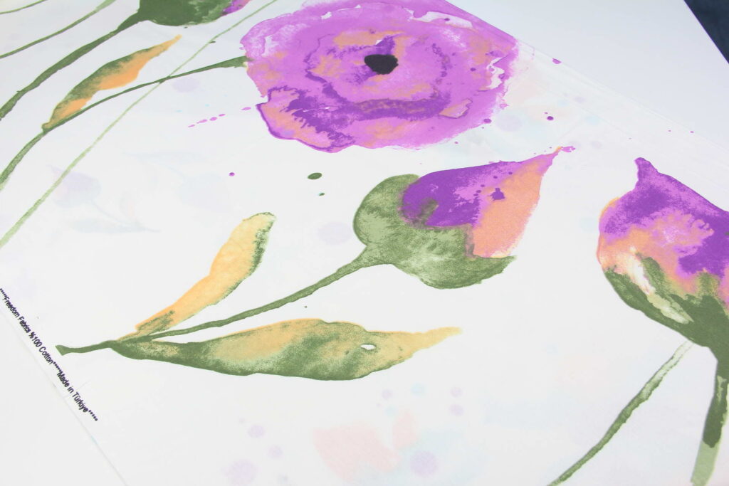 Ткань Ранфорс Большой цветок и бабочка Фиолетовый , Турция, ширина 240 см, плотность 135 г/м2
