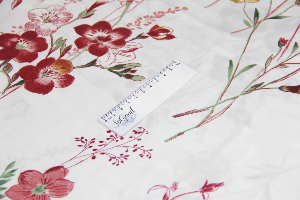 Ткань Сатин набивной Полевые цветы марсал на белом, Турция, ширина 240 см