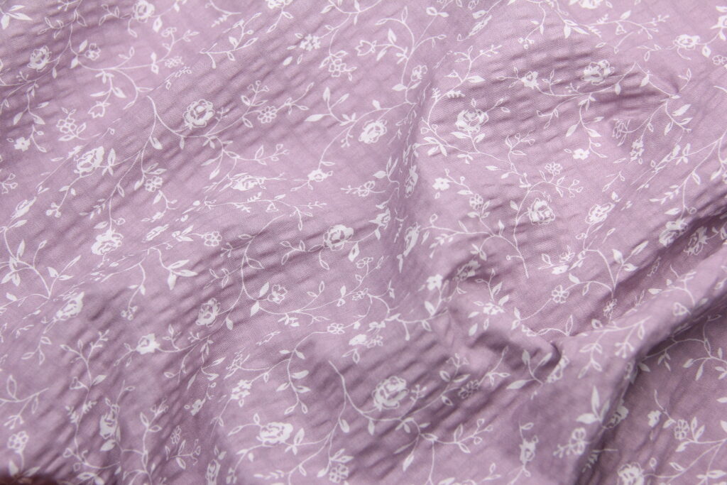 Ткань Ранфорс жатка (гофре) Мелкие цветочки Сиреневый, Турция, ширина 240 см, 100% хлопок