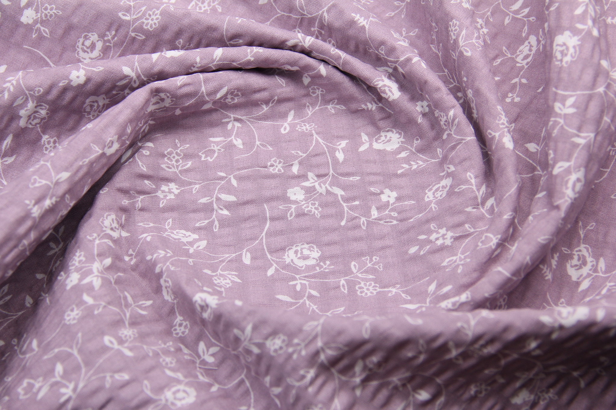 Ткань Ранфорс жатка (гофре) Мелкие цветочки Сиреневый, Турция, ширина 240 см, 100% хлопок