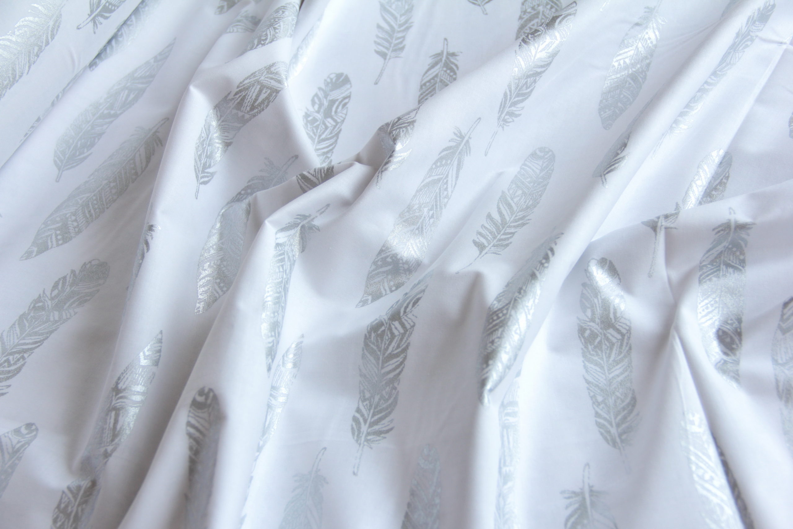 Ткань Ранфорс с глиттером Перья серебро, Турция, ширина 240 см