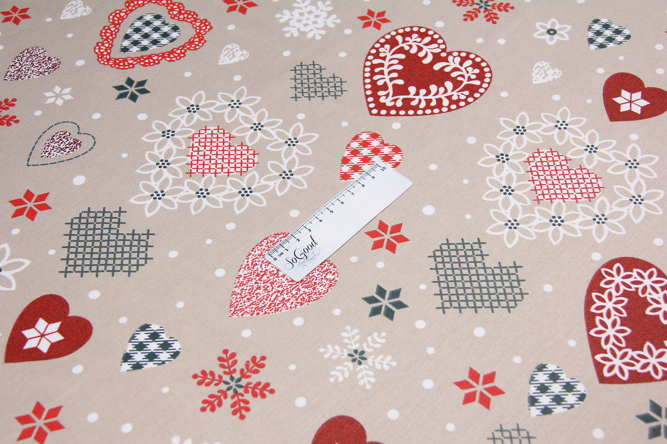 Ткань скатертная с тефлоновой пропиткой Рождественские сердечки Бежевый