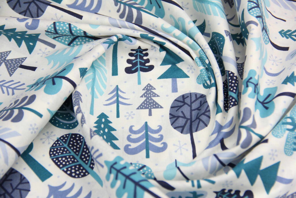 Ткань Ранфорс Заснеженый лес Лазурно-синий, Турция, ширина 240 см, плотность 135 г/м2