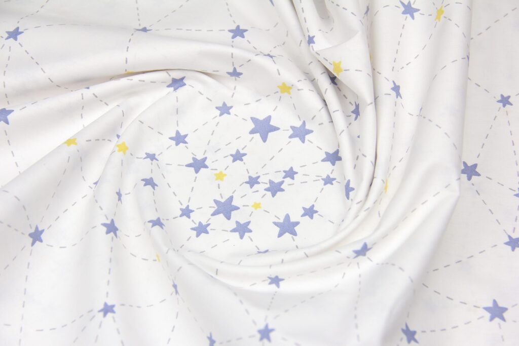 Ткань Ранфорс Созвездие Синий и желтый на белом, Турция, ширина 240 см, плотность 135 г/м2