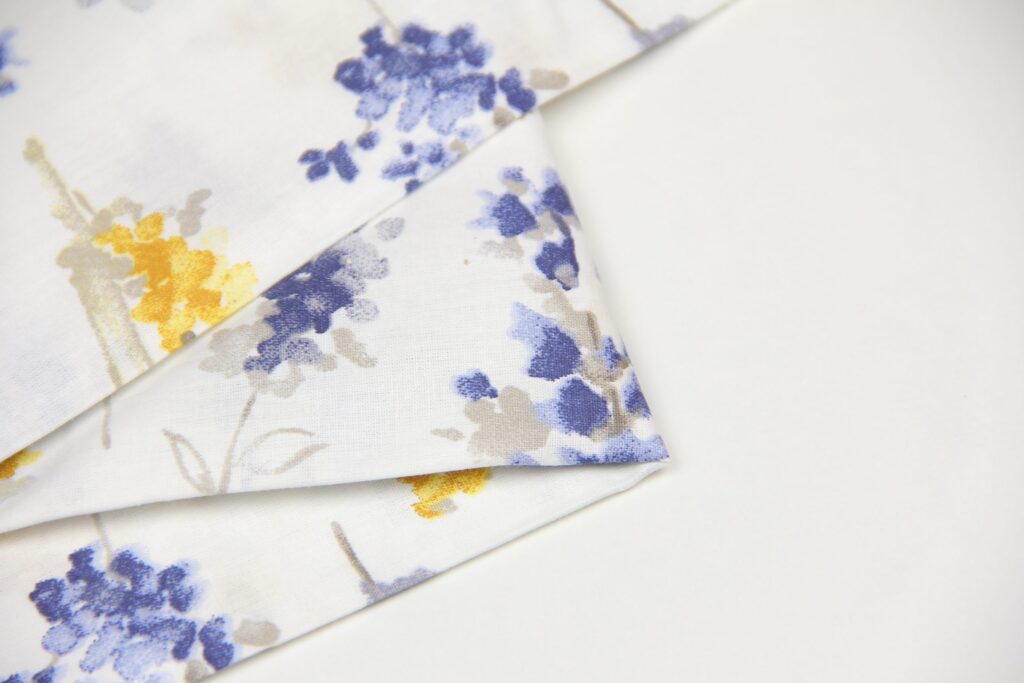Ткань Ранфорс Цветы акварель маленькие Синие и желтые, Турция, ширина 240 см, плотность 135 г/м2