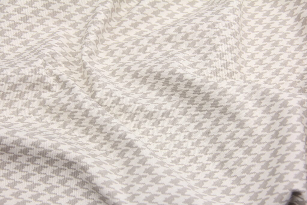 Ткань скатертная с тефлоновой пропиткой Гусиные лапки маленькие Латте на молочном