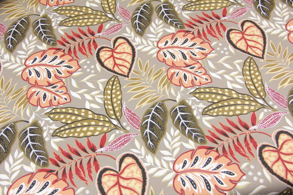 Ткань скатертная с тефлоновой пропиткой Тропические листья Коралловые на оливковом