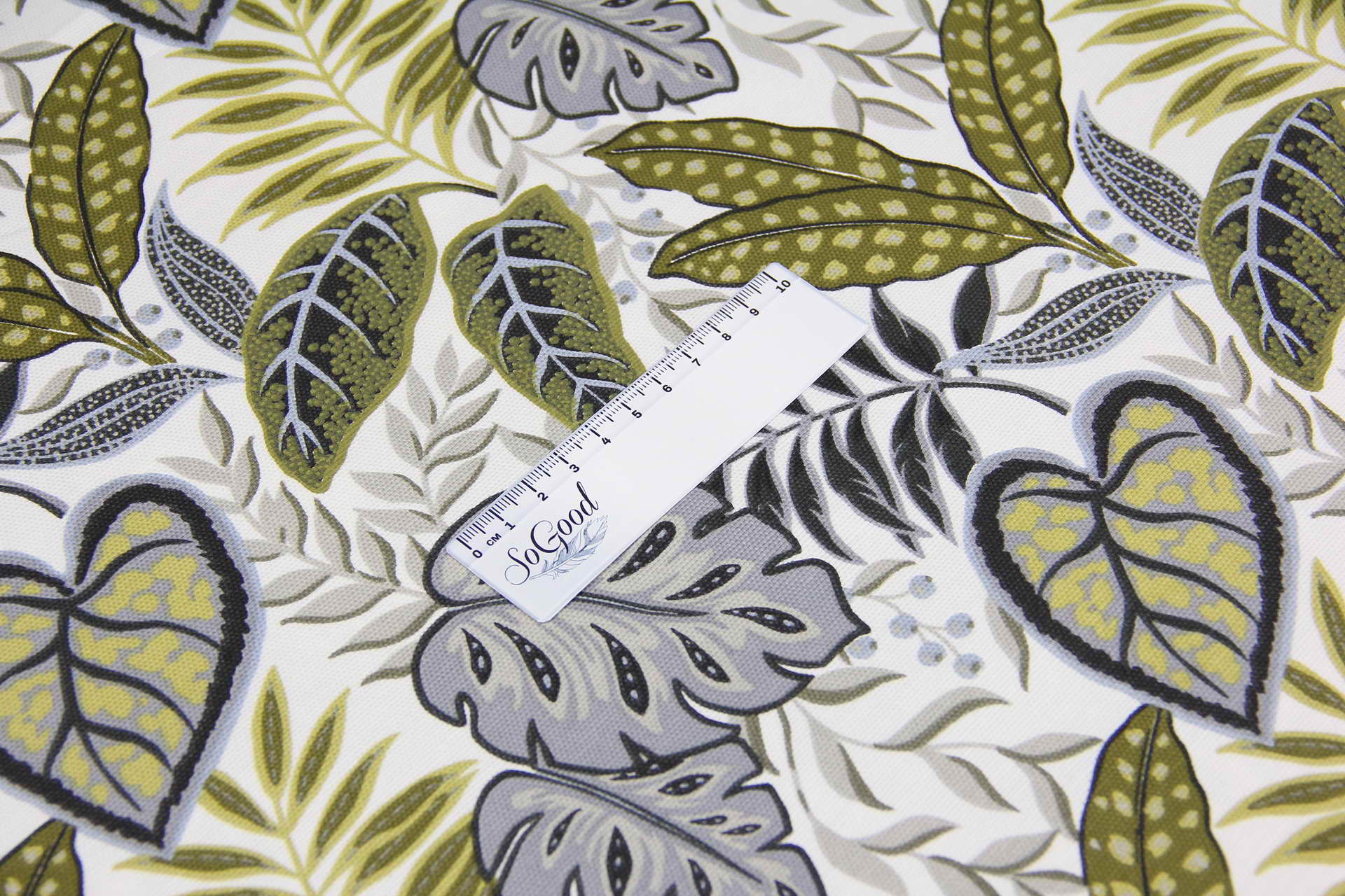 Ткань скатертная с тефлоновой пропиткой Тропические листья Серые на белом
