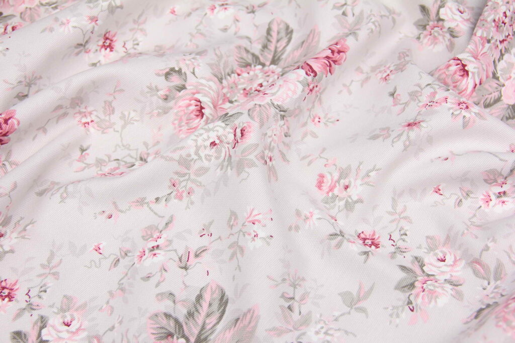 Ткань скатертная с тефлоновой пропиткой Цветы Розовые на сером