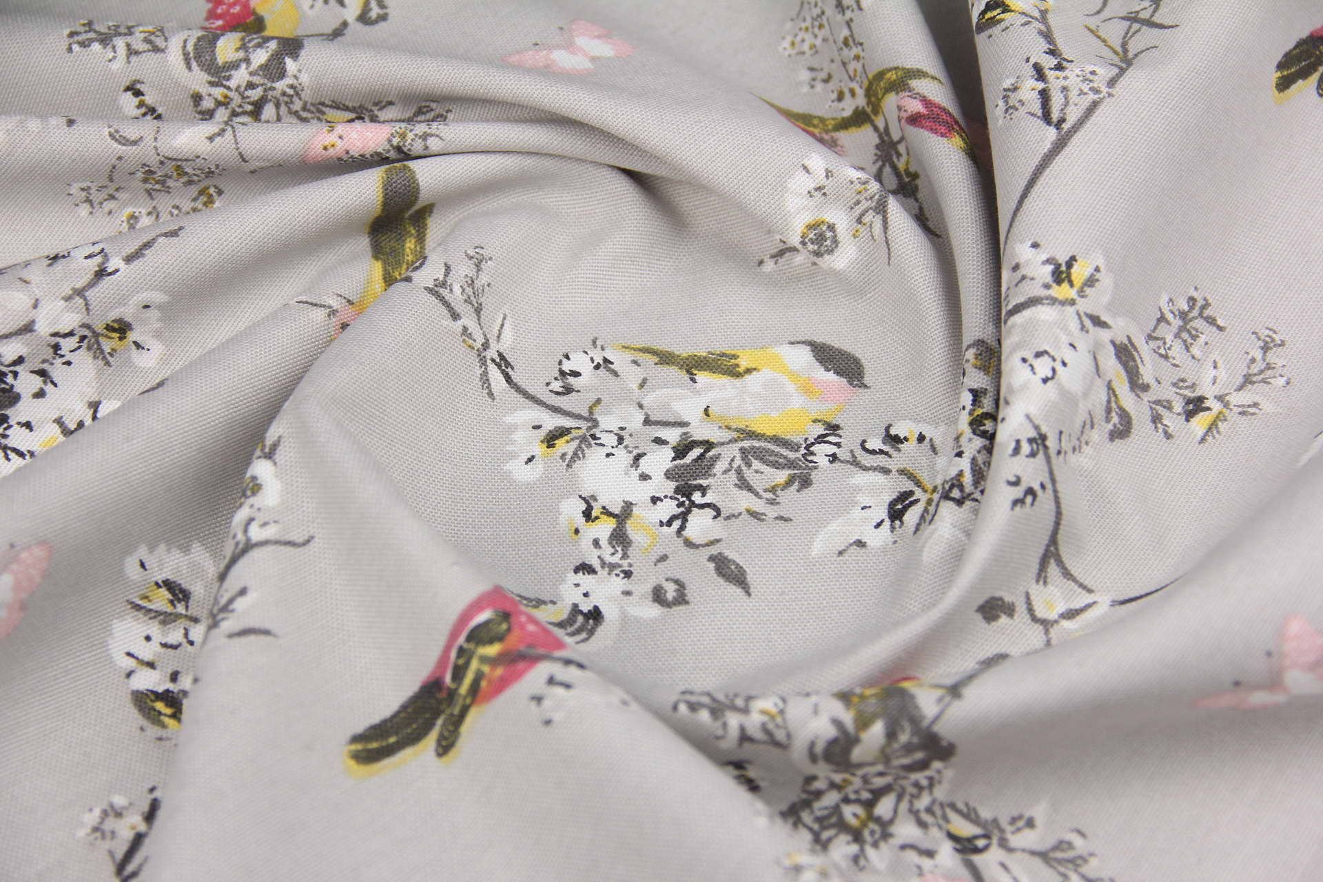 Ткань скатертная с тефлоновой пропиткой Милые птички на сером