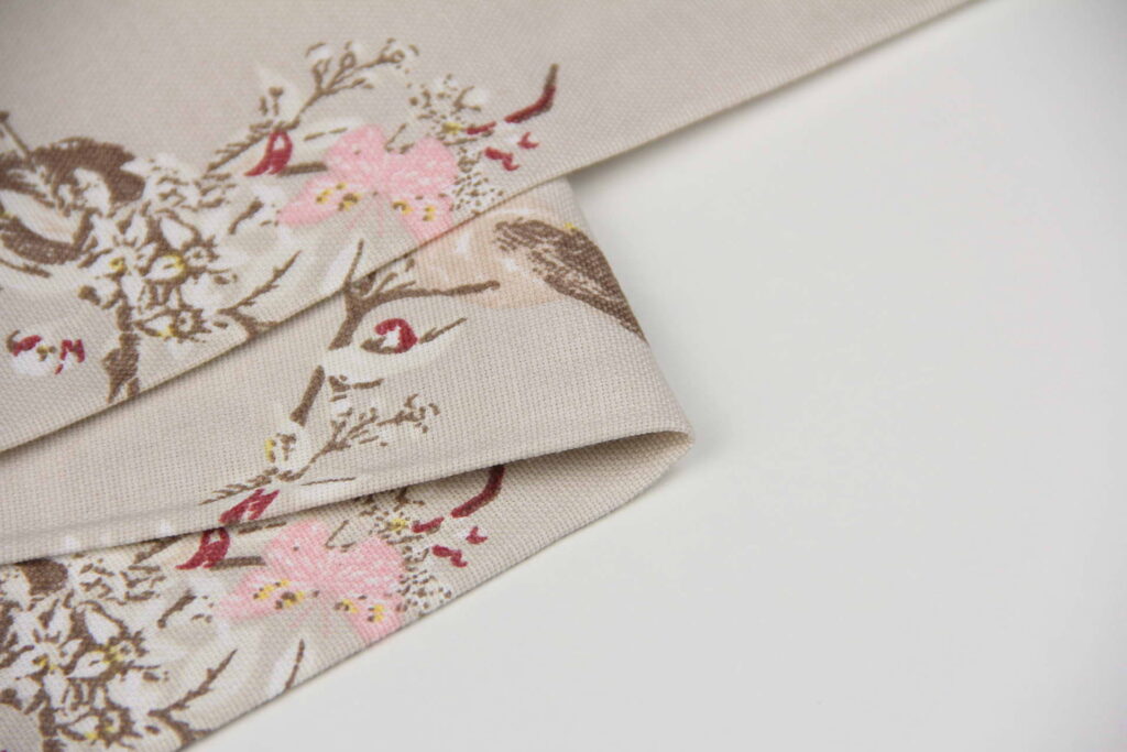 Ткань скатертная с тефлоновой пропиткой Милые птички на бежевом