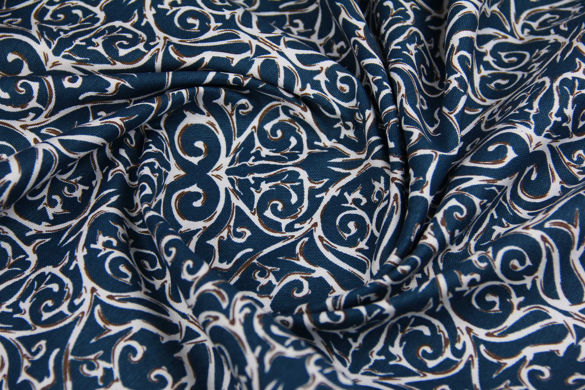 Ткань скатертная с тефлоновой пропиткой Венецианские вензеля Изумрудный