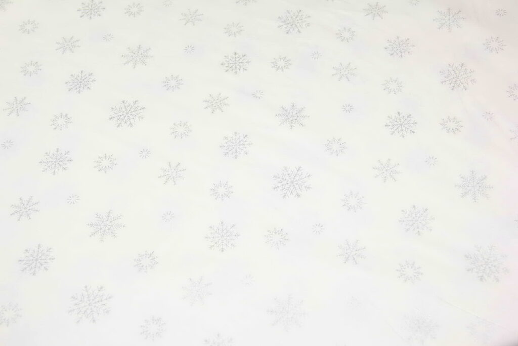 Ткань Ранфорс с глиттером Снежинки серебро, Турция, ширина 240 см