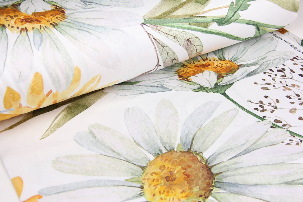 Ткань Сатин набивной Большие ромашки и хризантемы , Турция, ширина 240 см, плотность 130 г/м2