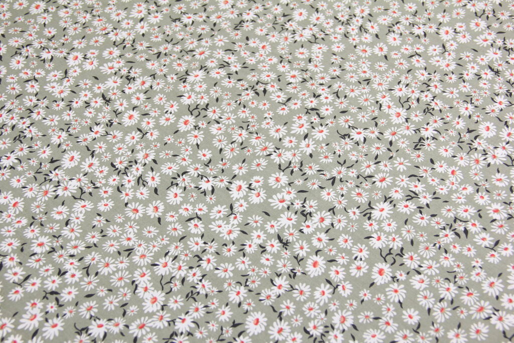 Ткань Ранфорс Ромашки маленькие на фисташковом, Турция, ширина 240 см, 100% хлопок