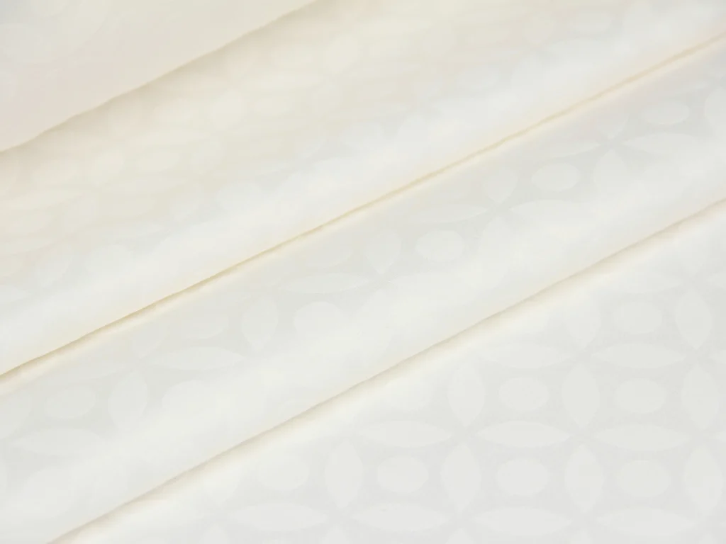 Тканина скатертна сатин-жаккард з тефлоновим просоченням Калейдоскоп Молочний